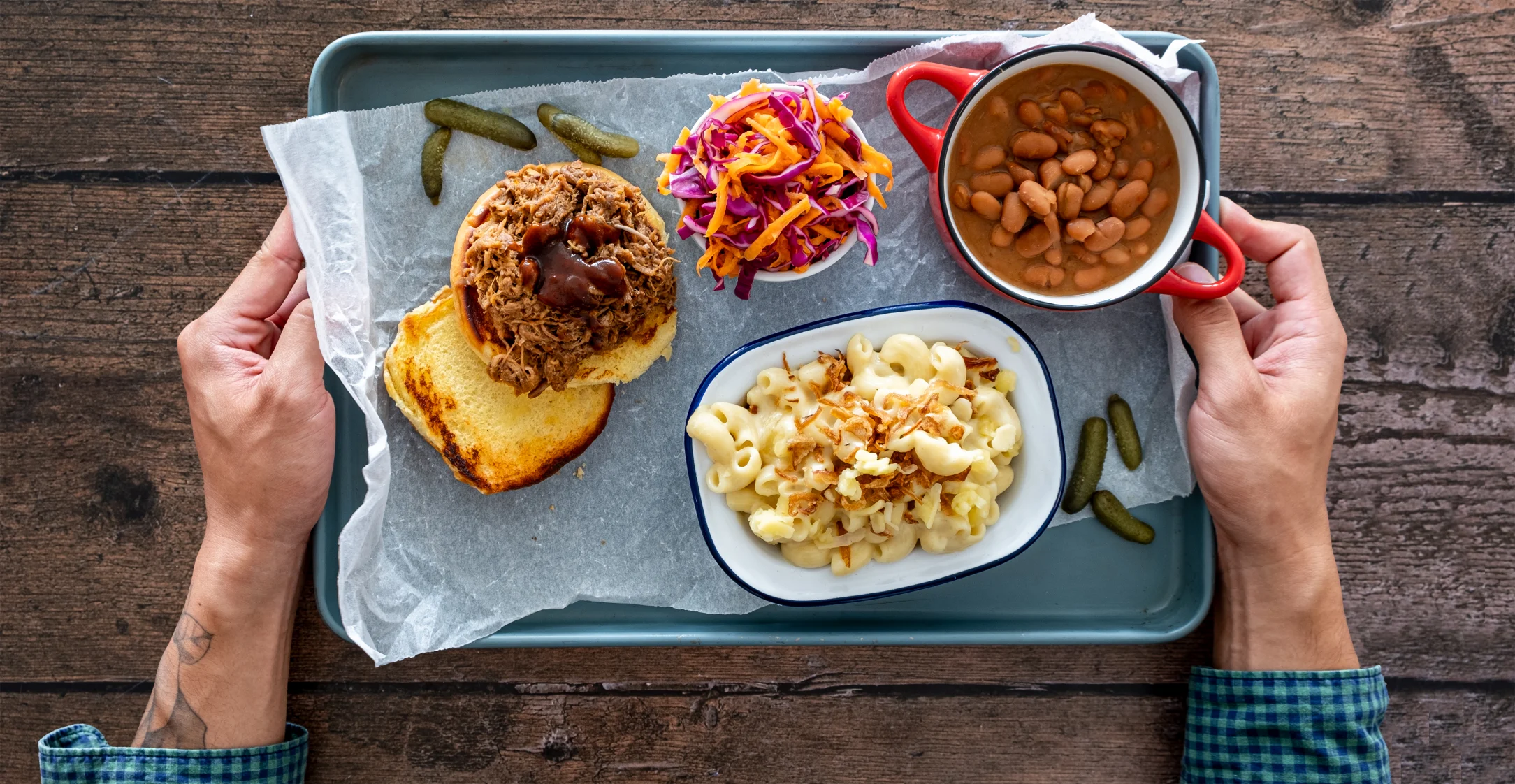 Texas BBQ Pulled Beef Platter with Mac'n'Cheese, Chipotle beans, and Coleslaw