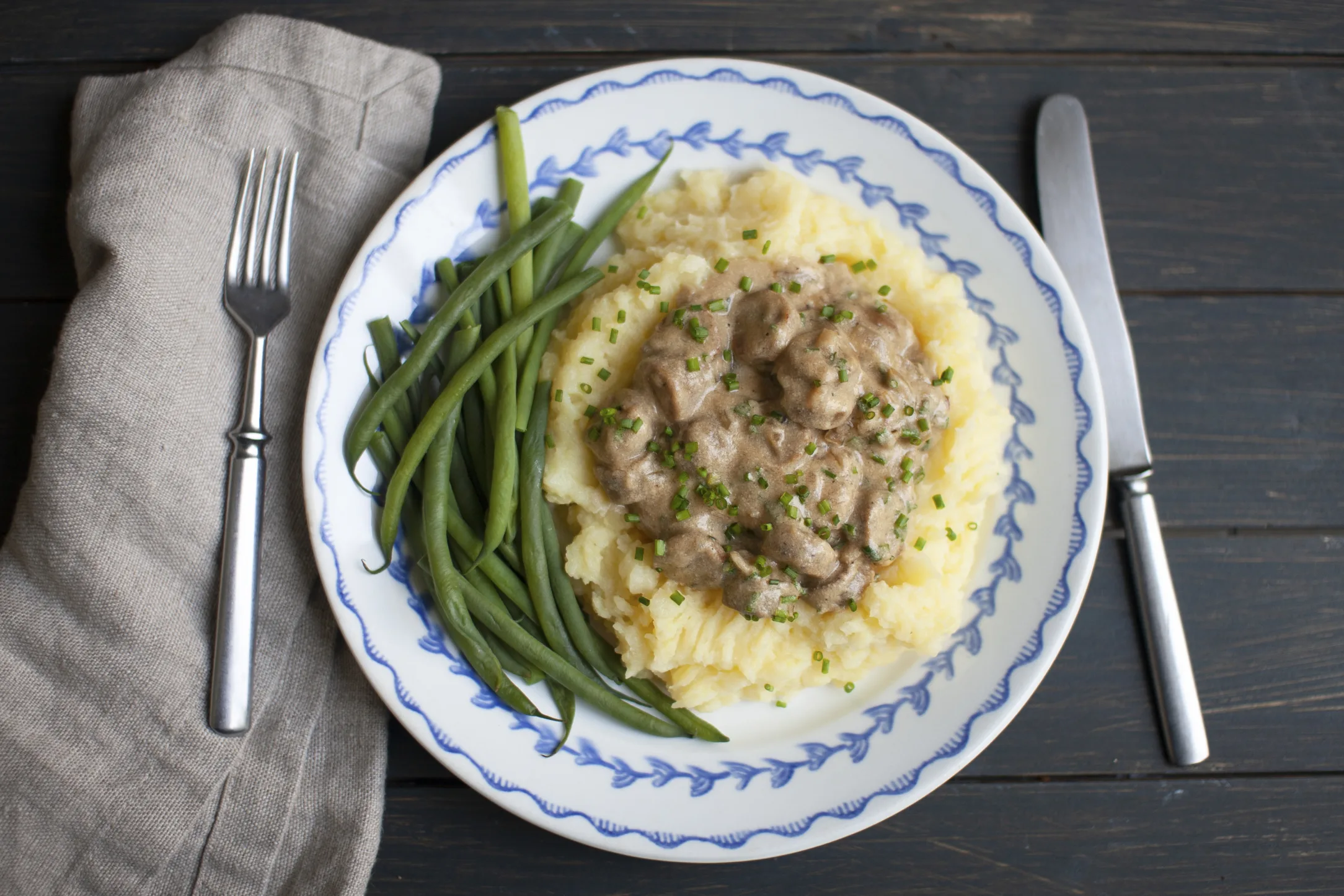 Vegan Sausage Gravy with Mash and Green Beans