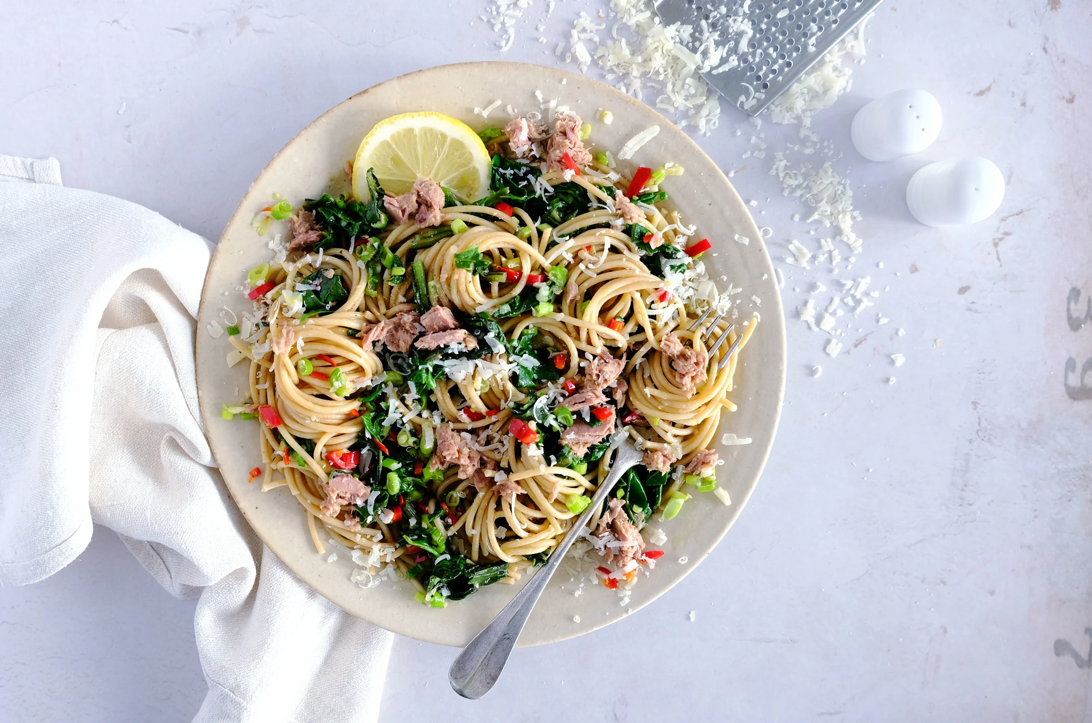 Simple Tuna Wholewheat Spaghetti with Spinach