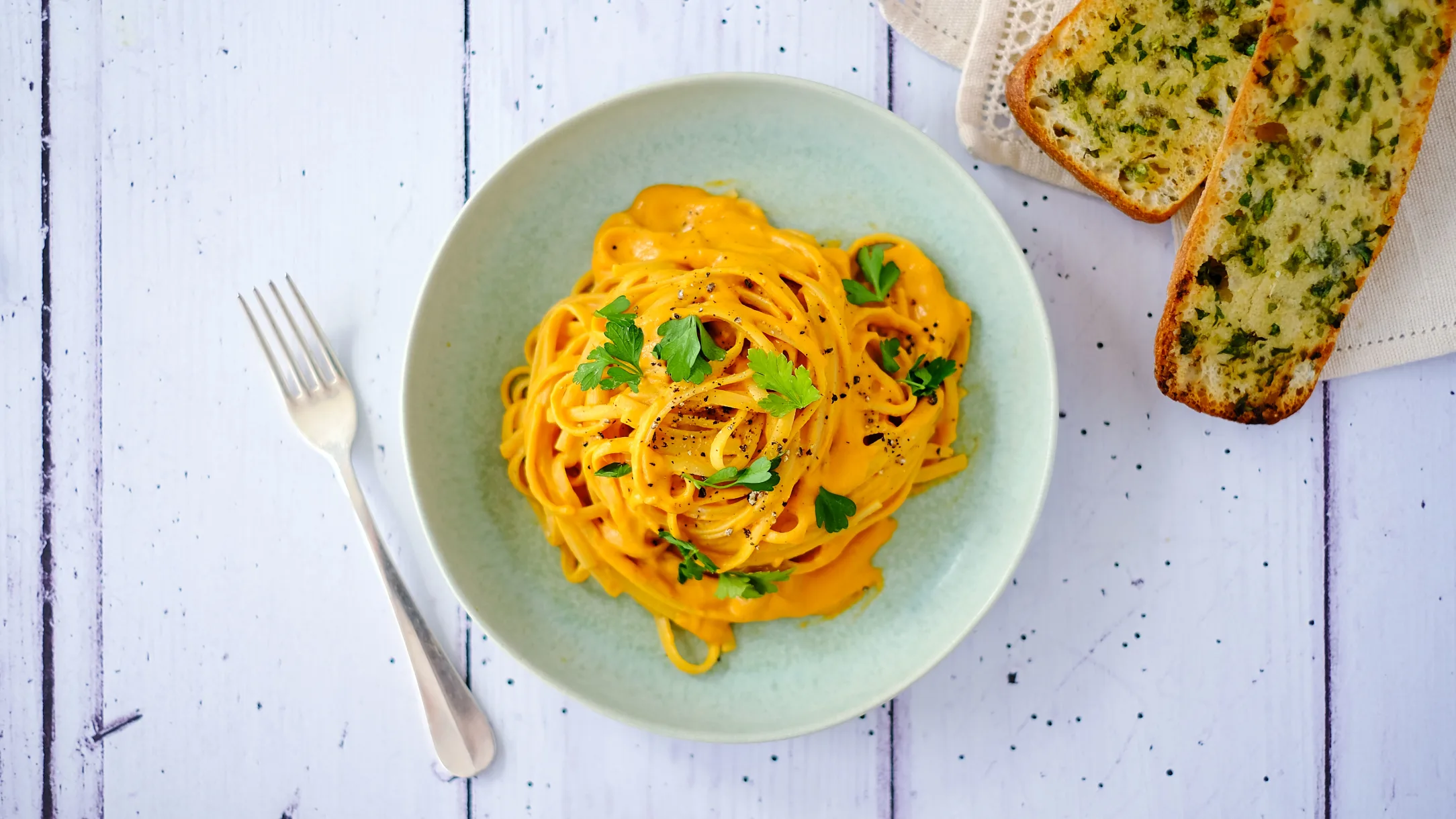 Roasted Pepper Linguine with Cashew Cream Cheese