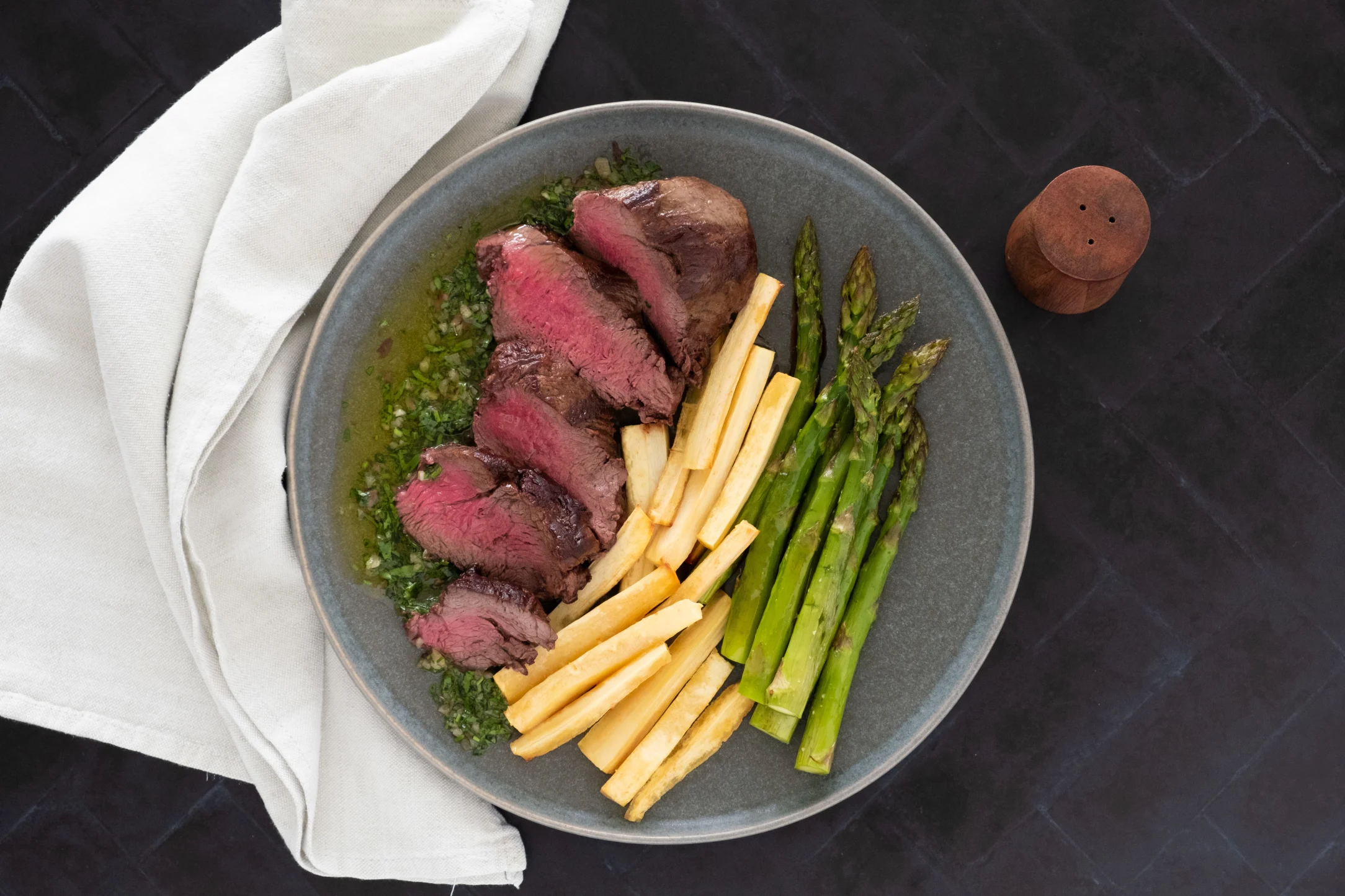 9oz Fillet Steak with Bagna Càuda Anchovy Sauce and Asparagus