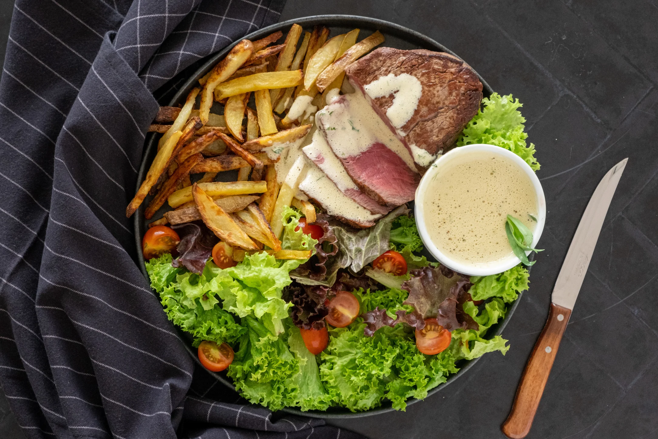 Tenderloin Fillet Steak with Shoestring Fries and Béarnaise Sauce