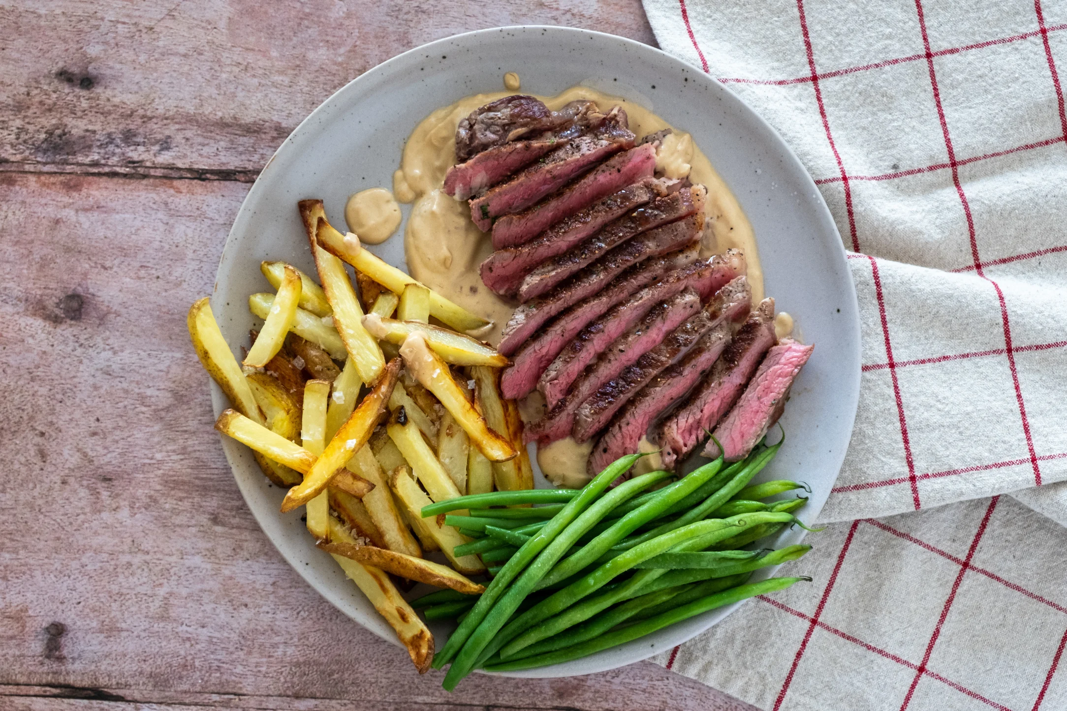 Sirloin Steak in Cream Sauce with Chips and Green Beans
