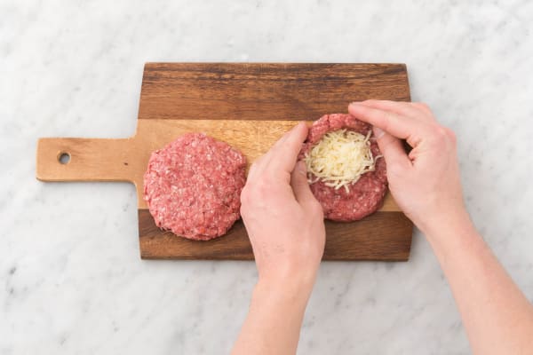 Tex-Mex Cheese-Stuffed Burgers Step-6ca5373b