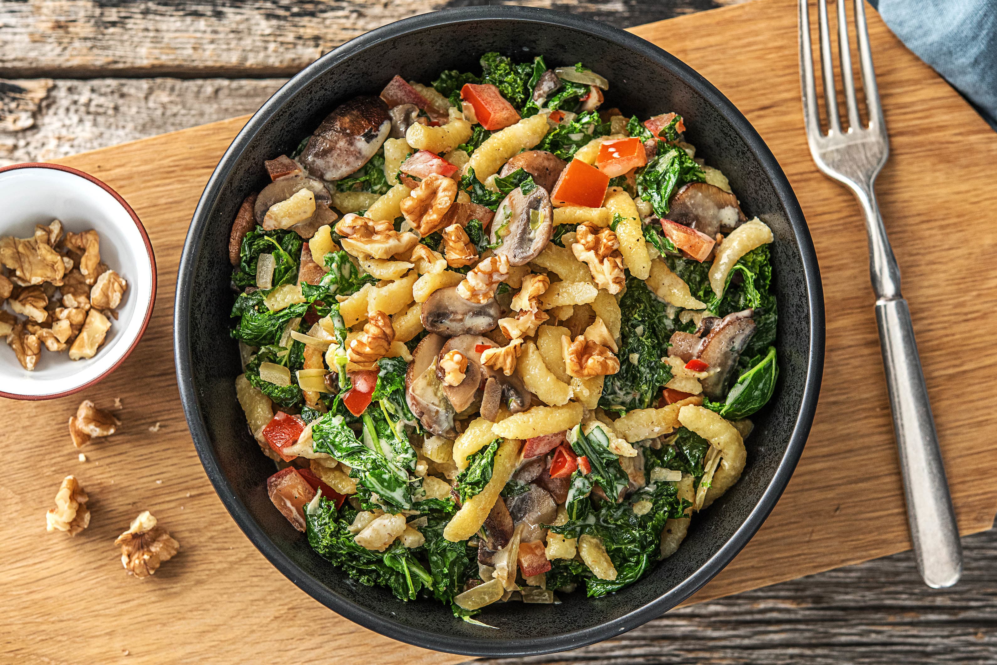 Spätherbstliche Grünkohl-Spätzle-Pfanne Rezept | HelloFresh