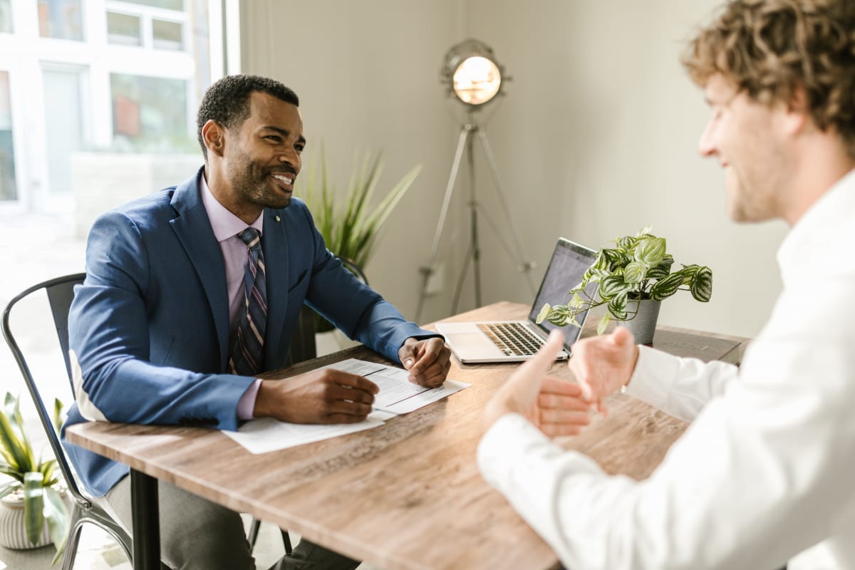 Pourquoi signer un mandat pour faire appel à un courtier immobilier ?