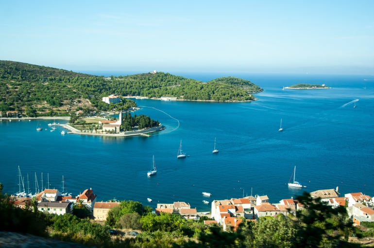 Vis Harbour friends sailing holidays | Helm
