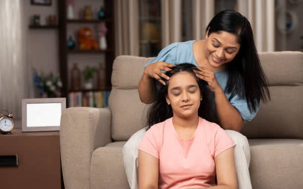 सप्ताह में कितनी बार तेल से मालिश करें? जानिए सही तरीका