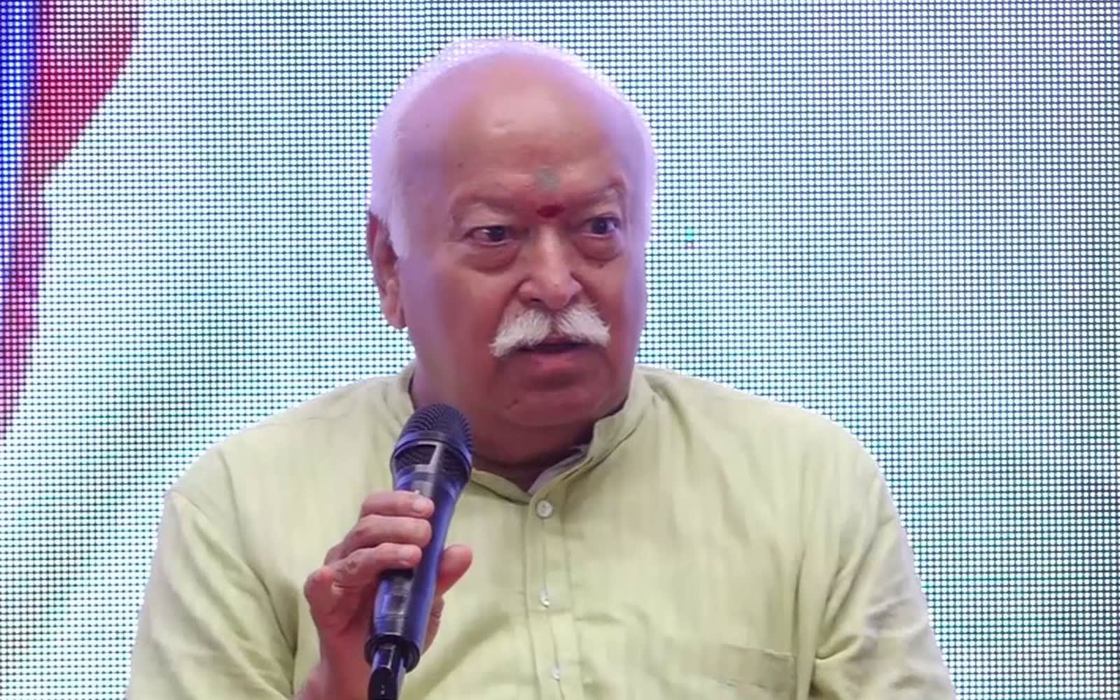 मोबाइल ने बच्चों से क्या छीन लिया? मोहन भागवत ने बताया बढ़ते स्क्रीन टाइम का बड़ा खतरा