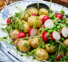 Somrig potatissallad med dill- & myntadressing