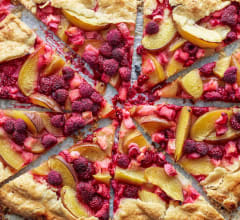 Galette med rabarber, hallon & nektariner