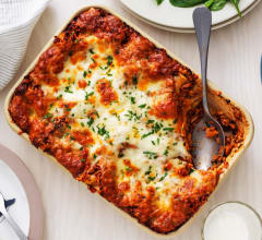 Vegetarisk, väldoftande lasagne med svamp och mozzarella
