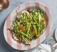 Sparris med parmesankräm och hasselnötssmör