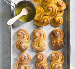 Saffransbullar med brynt smör