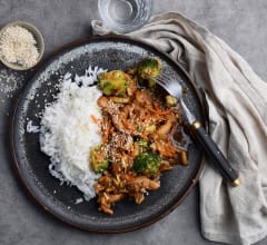 Teriyakikyckling med sesamfrön och ris
