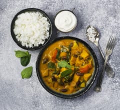 Afrikansk gryta med sötpotatis, bönor och kokosmjölk