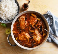 Kycklinglårfilé i röd currysås med ris