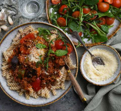 Grönsaks- och färsragu med linspasta