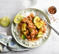 Vitlök-ingefära kyckling med gurka och jasminris