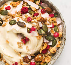 Nice Cream toppad med Garant Granola Paleo