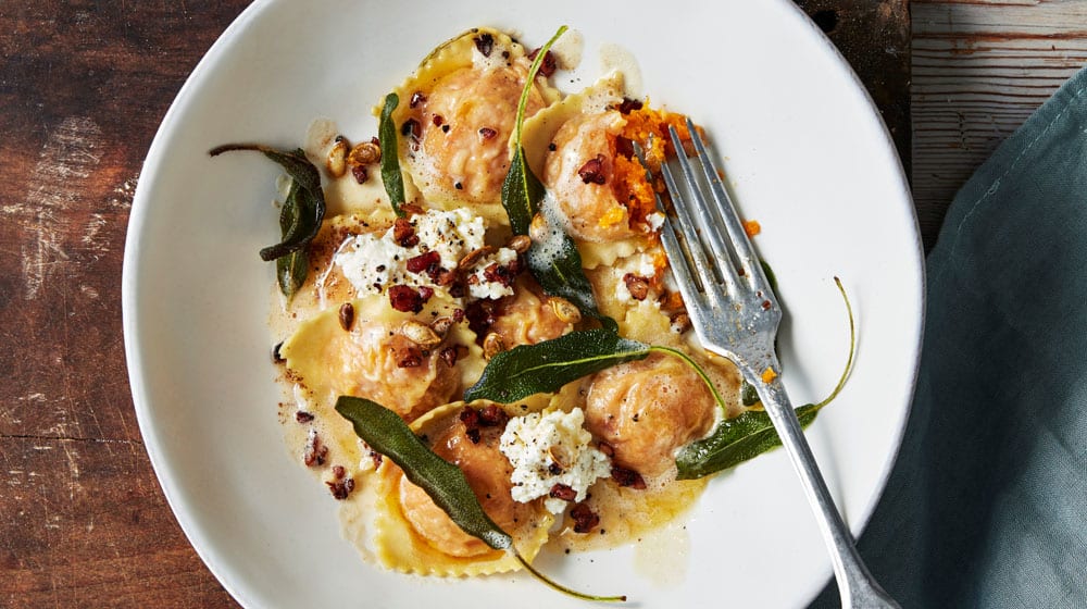 Ravioli med pumpa & knaperstekt sidfläsk