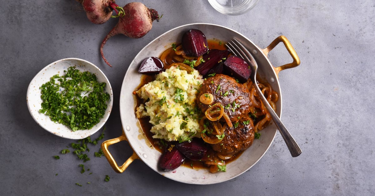Pannbiff med löksky, bakade betor och franskt potatisstomp | Hemköp