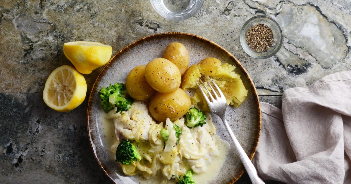 Ugnsbakad torsk i citronsås med broccoli | Hemköp