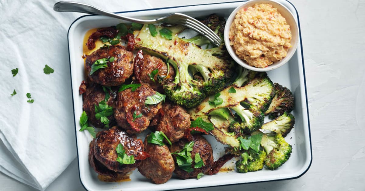 Medelhavsbiffar med råstekt broccoli | Hemköp