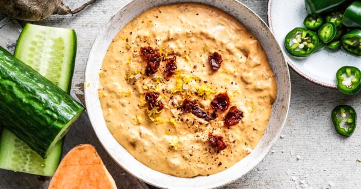 Rökig dipp med soltorkad tomat & chipotle | Hemköp