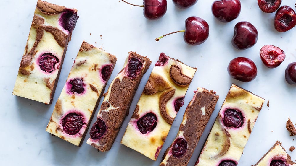 Marmorerade brownies med cream cheese & körsbär