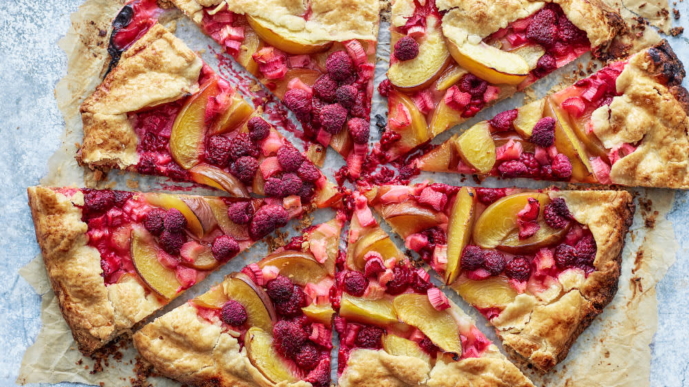 Galette med rabarber, hallon & nektariner