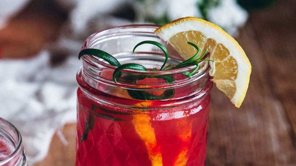 Lemonad med vattenmelon och rosmarin