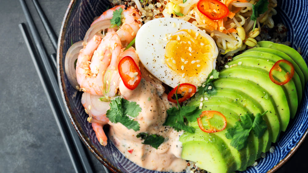 Bowl med räkor, avokado & chilimajo