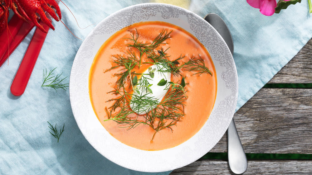 Kräftbisque med cognacsgrädde