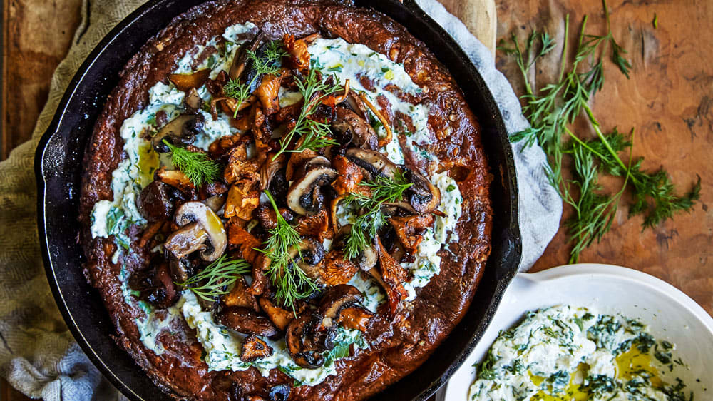 Frittata med vitlöksfräst svamp & örtricotta