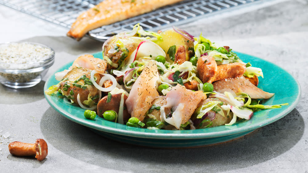 Härlig potatissallad med rökt fisk