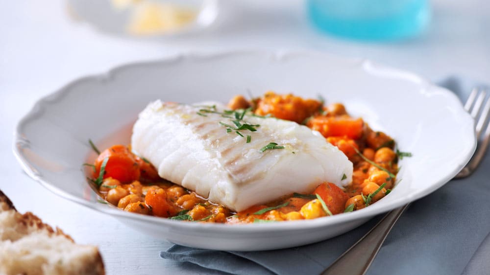 Ugnsbakad torsk med kikärtor och saffran