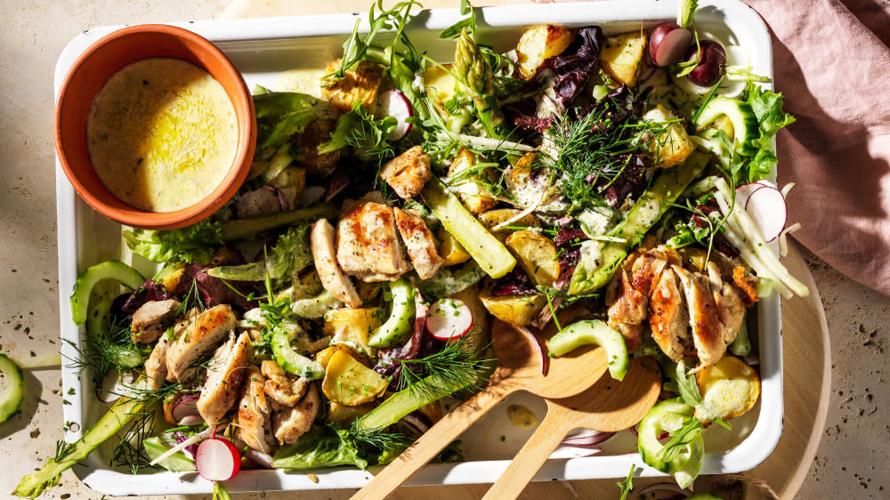 Sommarsallad i långpanna