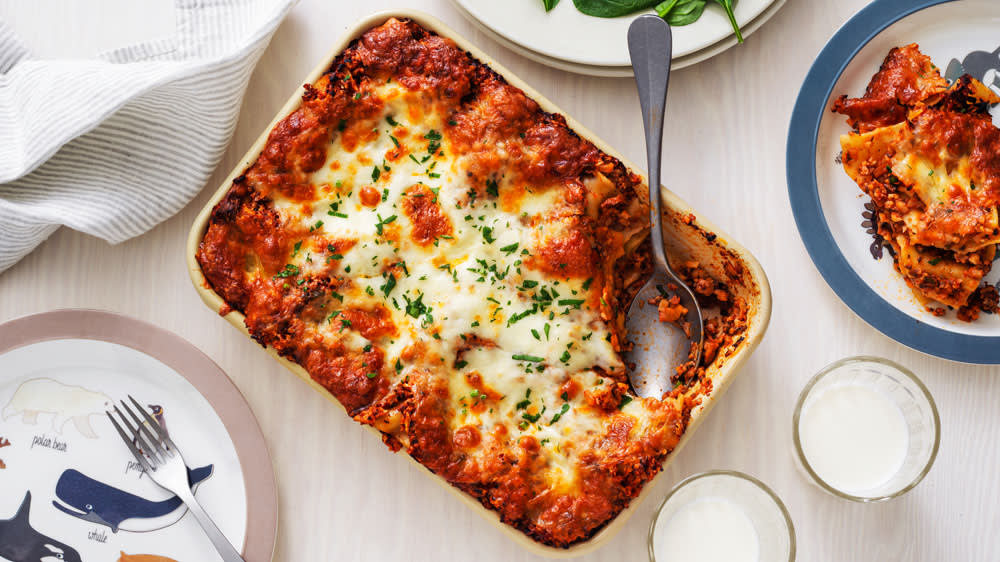 Vegetarisk, väldoftande lasagne med svamp och mozzarella