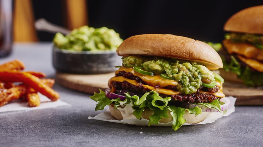 Saftiga vego-cheeseburgare