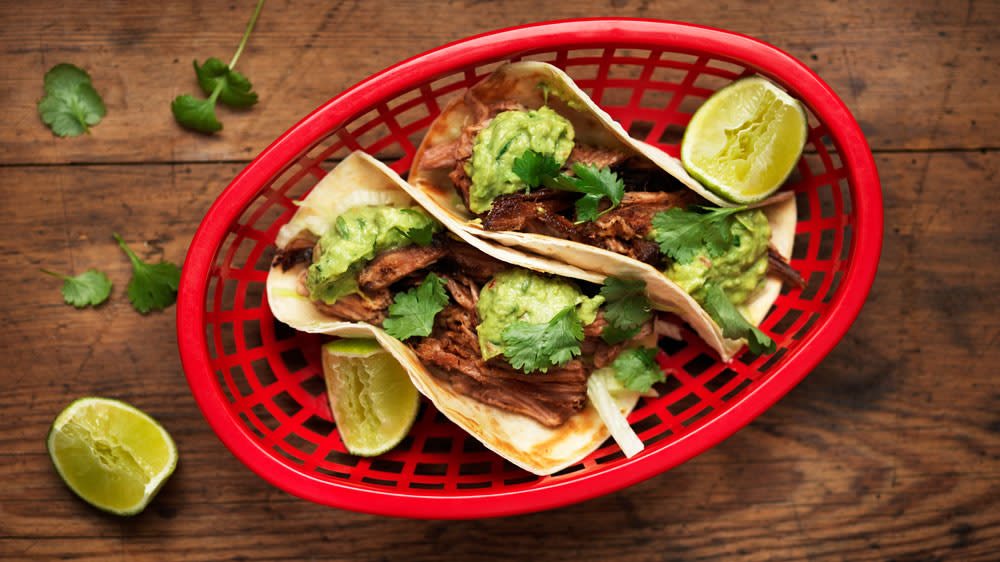 Pulled pork tacos med guacamole