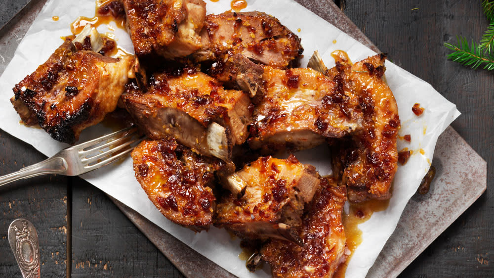 Apelsin- och ingefärsglacerade revbensspjäll