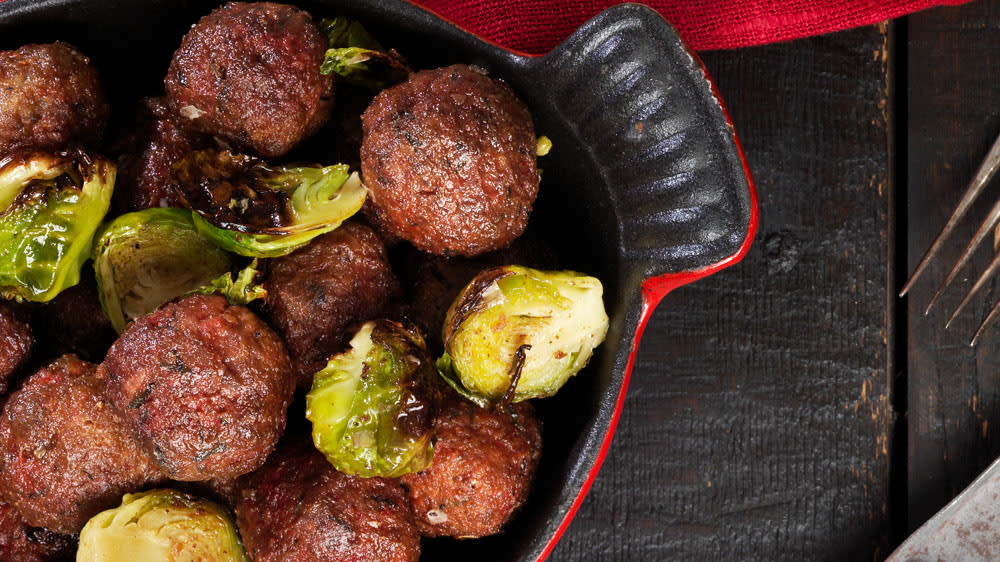 Köttbullar med Västerbottensost och rödbetor