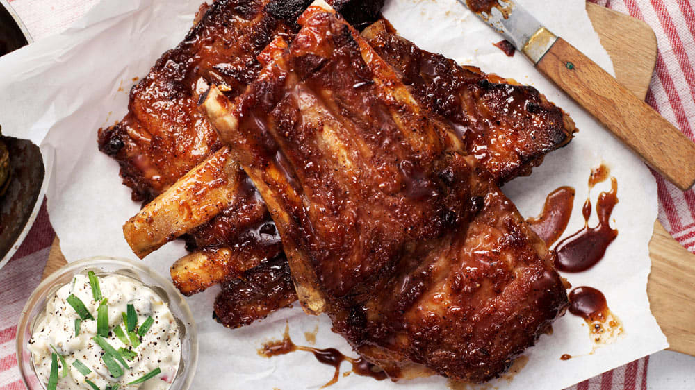 Glacerade revbensspjäll med glögg och kryddor