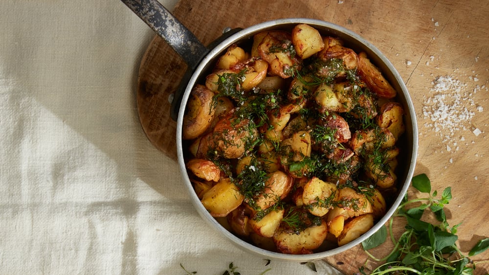 Krossad potatis med brynt sardellsmör