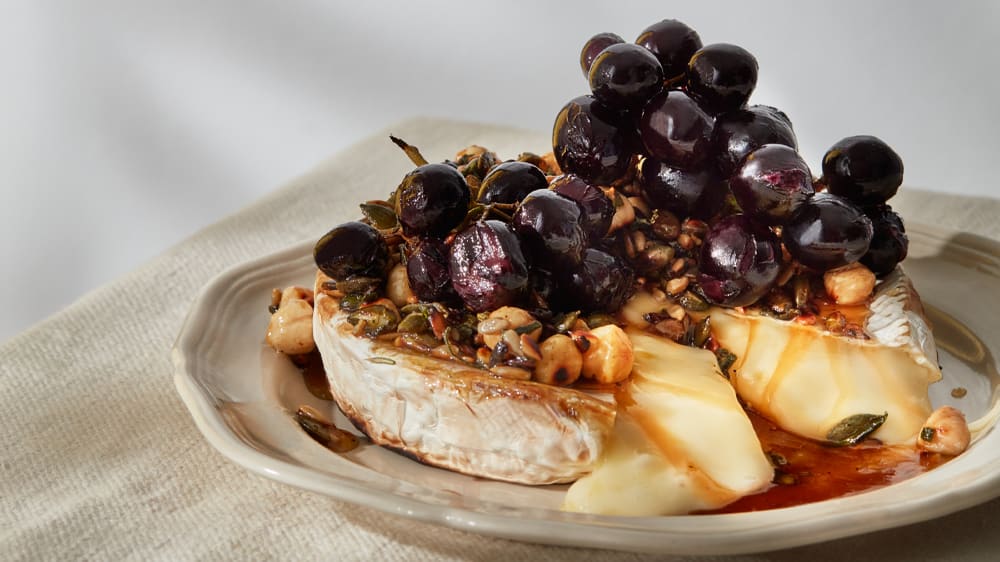 Grillad brietårta med honung och örter