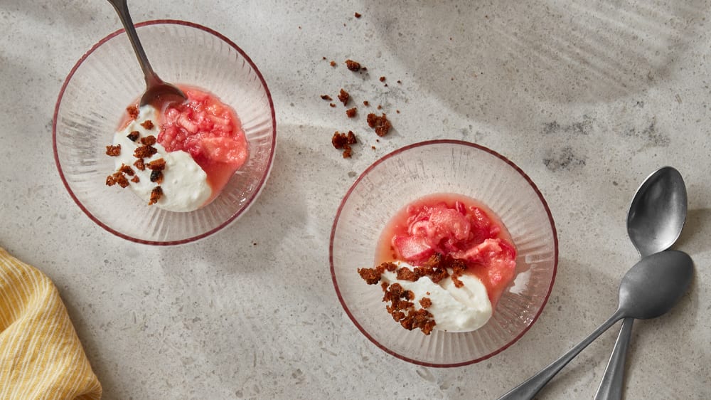 Snabb rabarberdessert med ricottayoghurt