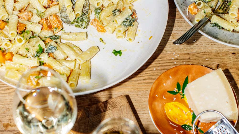 Pumpapasta med gräddig vitlöks- och parmesansås