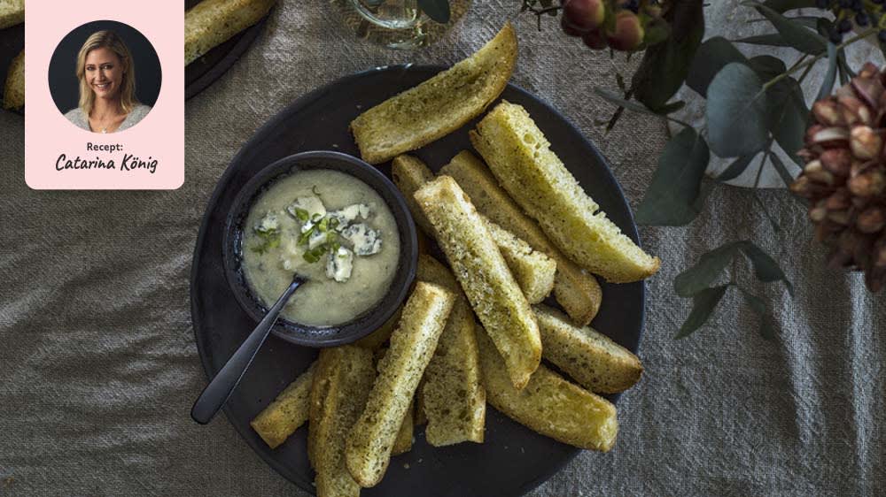 Varm gorgonzola dop dolce med brödsticks