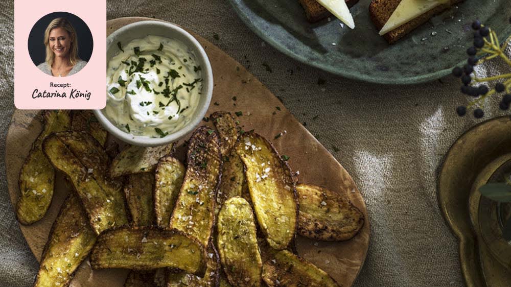 Ugnsbakade potatischips med vitlöks- & persiljedipp